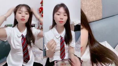 王炸！全网最粉逼，名器，馒头逼一线天白虎【清凉一夏】JK学生妹，扣到狂喷水，青涩腼腆又有点儿 (3)